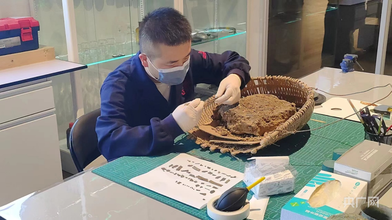 想成为“文物修复师”吗？三峡出土文物保护利用展等你来逛(图4)