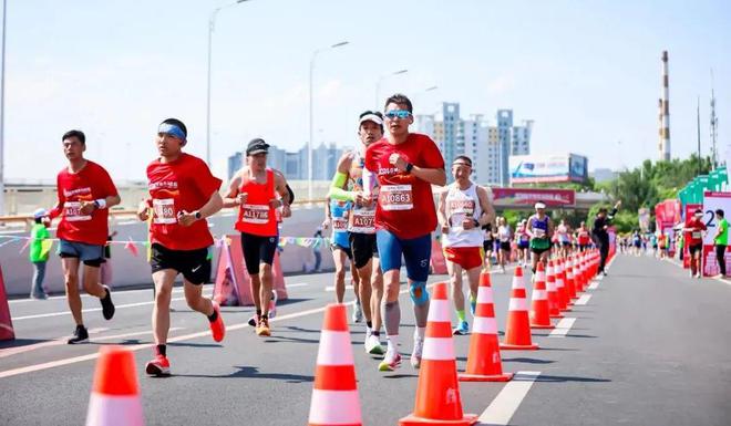 大东山水迎天下！2024吉林市马拉松鸣枪开赛！(图4)