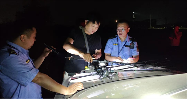 扬州市开展长江流域重点水域禁捕专项联合执法“零点行动”
