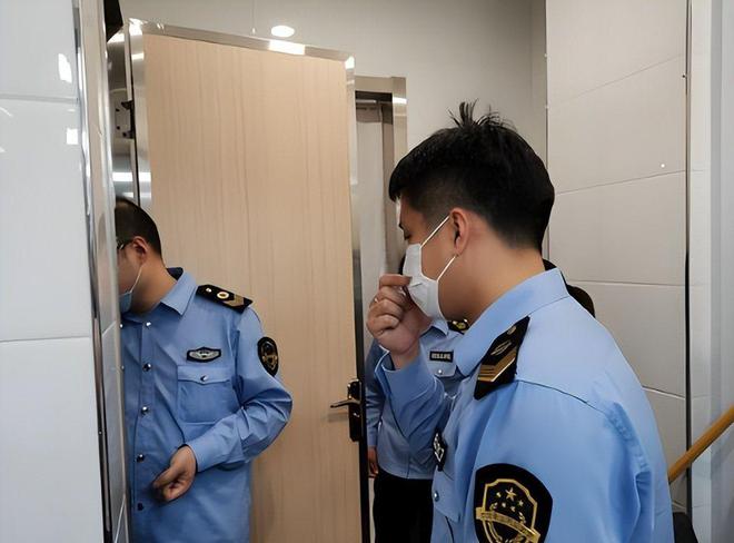 男子推倒兵马俑后续：国籍确定警方深夜通报身份难怪这么嚣张(图15)