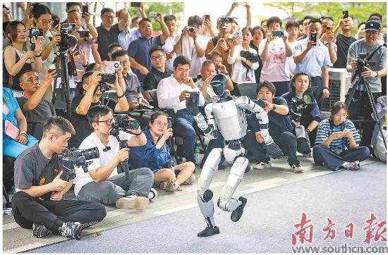 深圳龙岗：“AllinAI”激活治理与产业双引擎