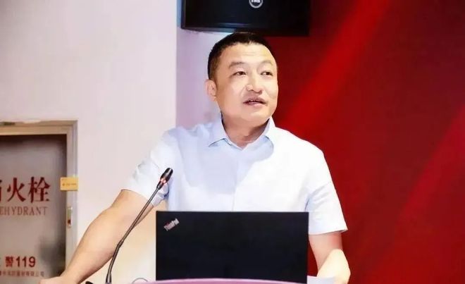 地产人转型速递：清华博士保利区域总转型通讯上市公司董事长