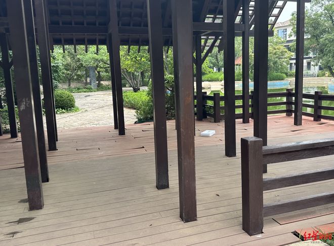 一个门岗两家保安抢着守业主为何高兴不起来？北京一小区的新旧物业“拉锯战”(图4)