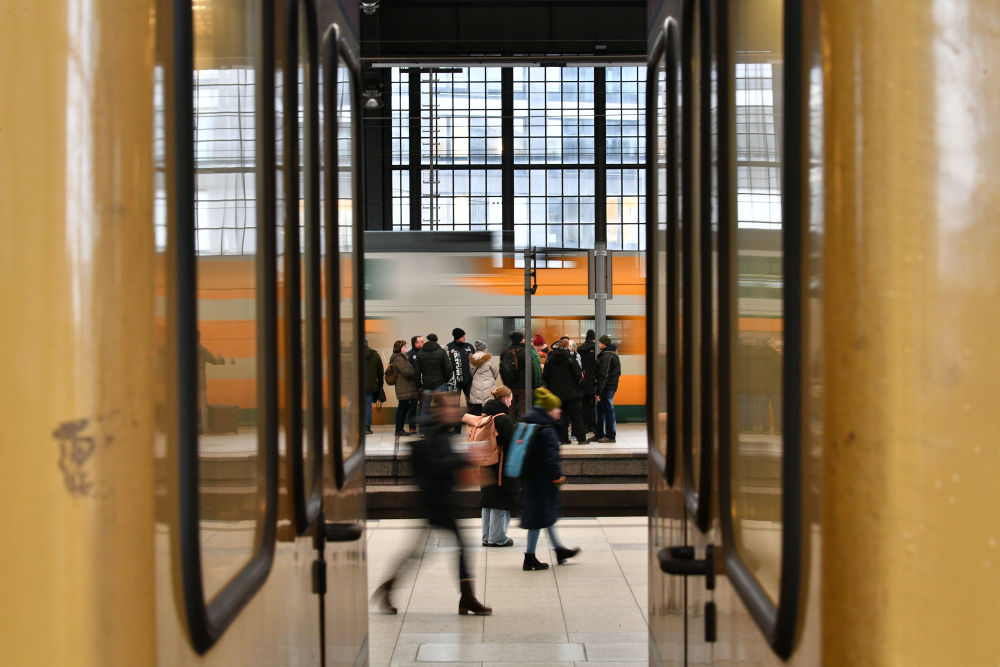 德铁拟投资200亿欧元改造火车站(图1)